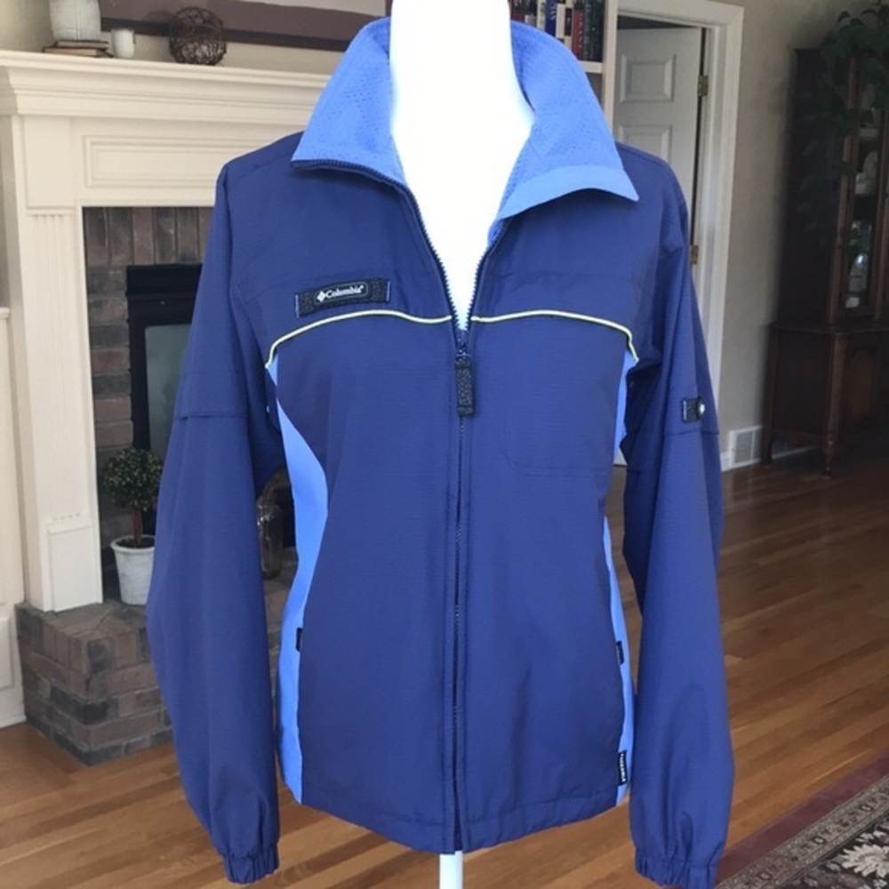 Columbia Women’s lightweight Jacket Size  Medium